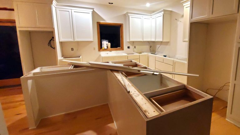 The Modern Trend of Sleek Countertops Transforming Kitchens