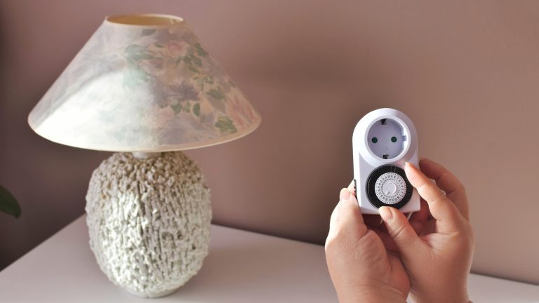 The Benefits of Using Timers for Your Lamps
