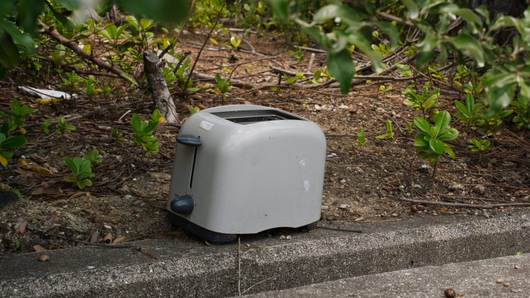 Transforming a Dead Toaster into Stylish Decor: A Clever Approach